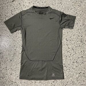 Nike Men's Combat Compression Short Sleeve Performance Fitted Tee Gray Large